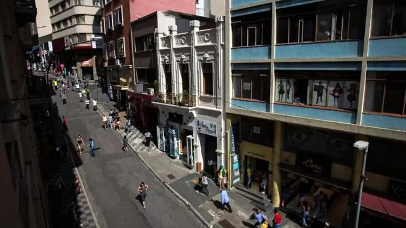 Ladeira Porto Geral, no centro de São Paulo; local dá acesso ao Metrô São Bento