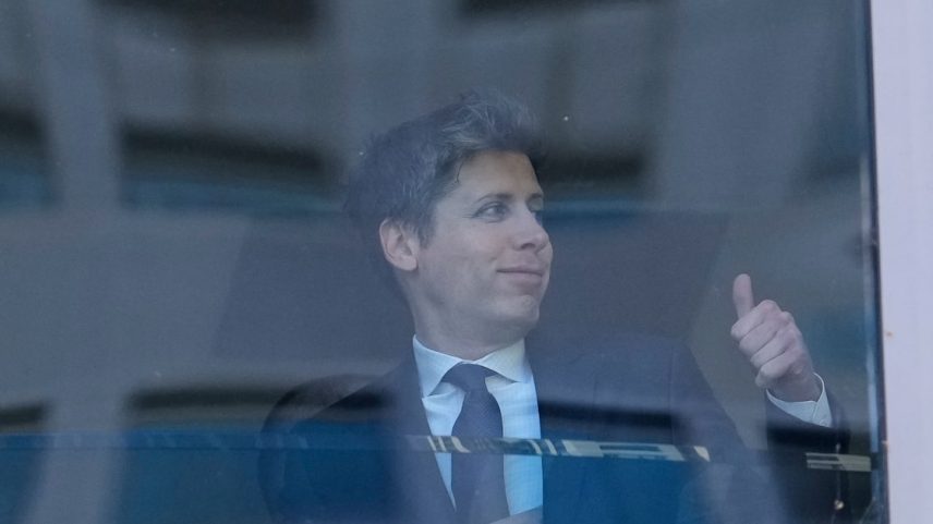 Sam Altman quer mudar o sistema operacional do mundo. E o seu negócio está dentro dele