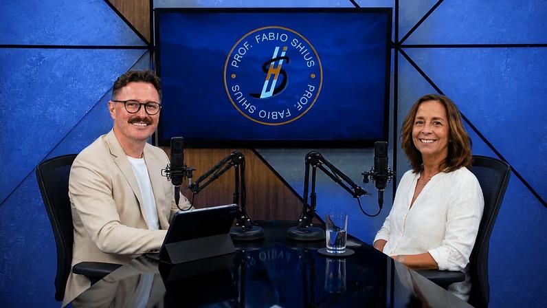 O prof. Fabio Shius recebe a educadora financeira Silvia Machado para um episódio especial do canal