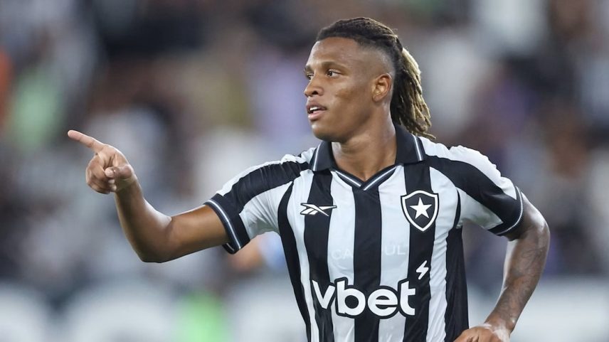 Danilo não foi relacionado para a partida entre Botafogo e Corinthians pelo Brasileirão.