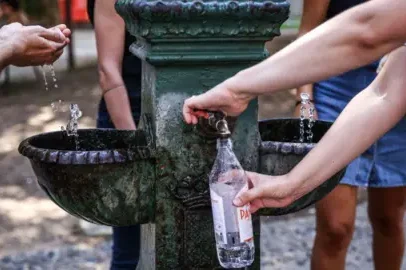Turistas podem ter água da torneira negada, decide a Suprema Corte italiana
