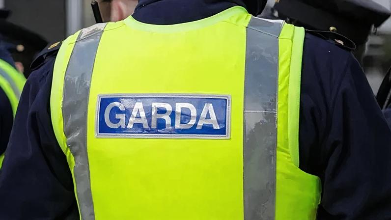 Condutor de trator morre em acidente na estrada de Cavan