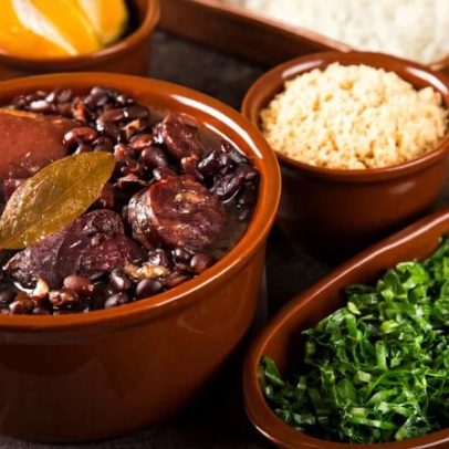 Seis opções fáceis de feijoada para o almoço de sábado
