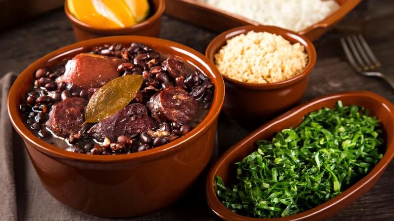 Seis opções fáceis de feijoada para o almoço de sábado