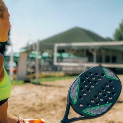 Descanso estratégico acelera evolução no beach tennis