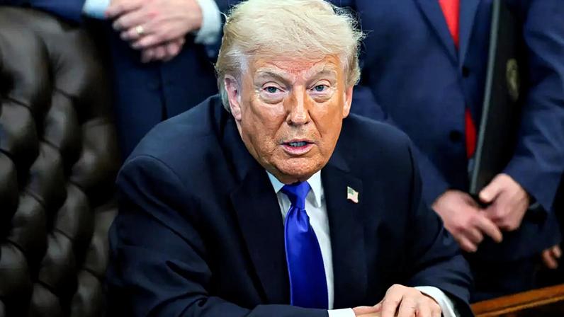 O presidente americano Donald Trump no Salão Oval da Casa Branca, em Washington, nos Estados Unidos, em 30 de abril de 2026.