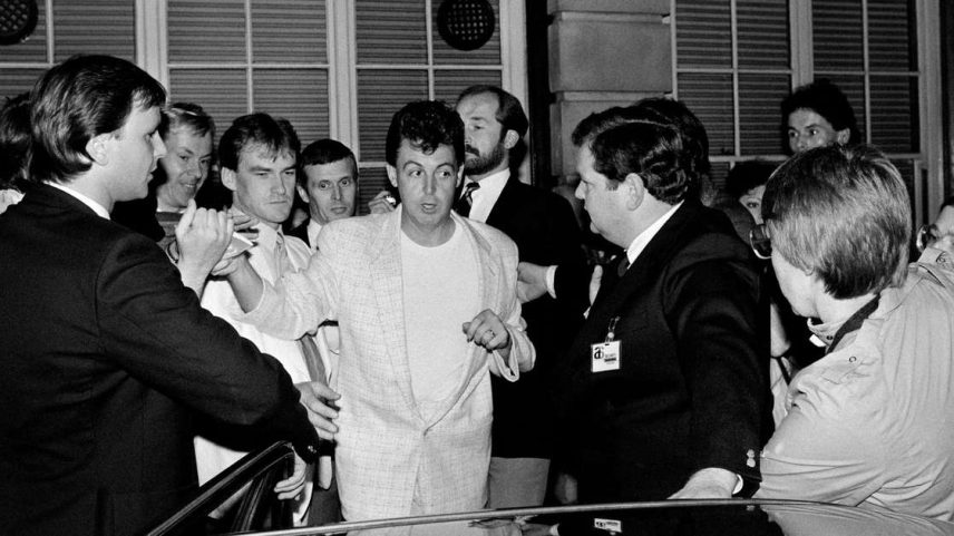 Paul McCartney solta o verbo contra influenciadores digitais e revela o motivo bizarro pelo qual proibiu os fãs de tirarem fotos com ele
