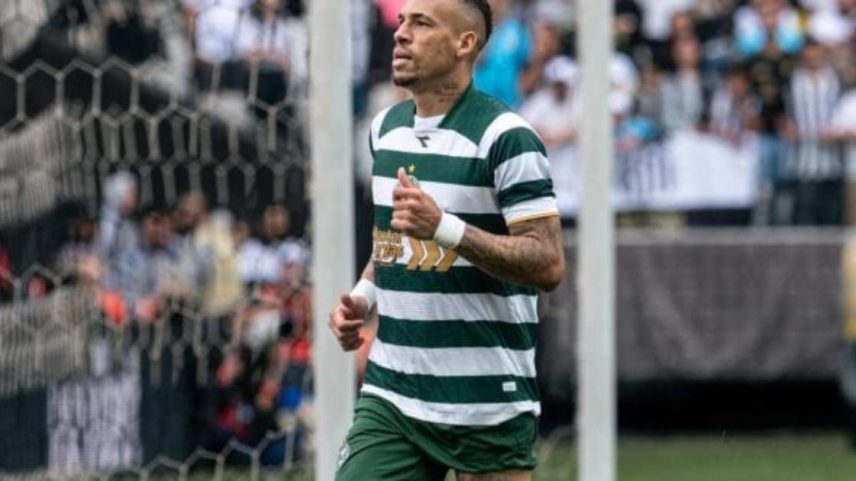 Breno Lopes foi o grande destaque da vitória do Coritiba sobre o Neymar