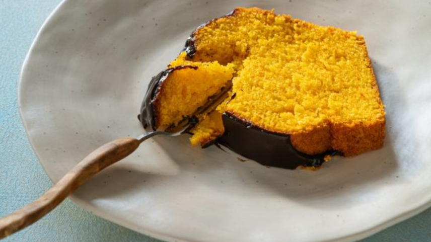 Bolo de cenoura fica leve sem óleo nem farinha: 3 dicas