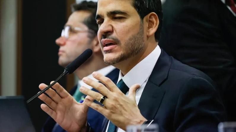 Jorge Messias cogita deixar o governo Lula após derrota no Senado