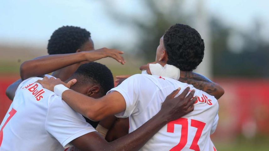 Jogadores do time sub-20 do Red Bull Bragantino.