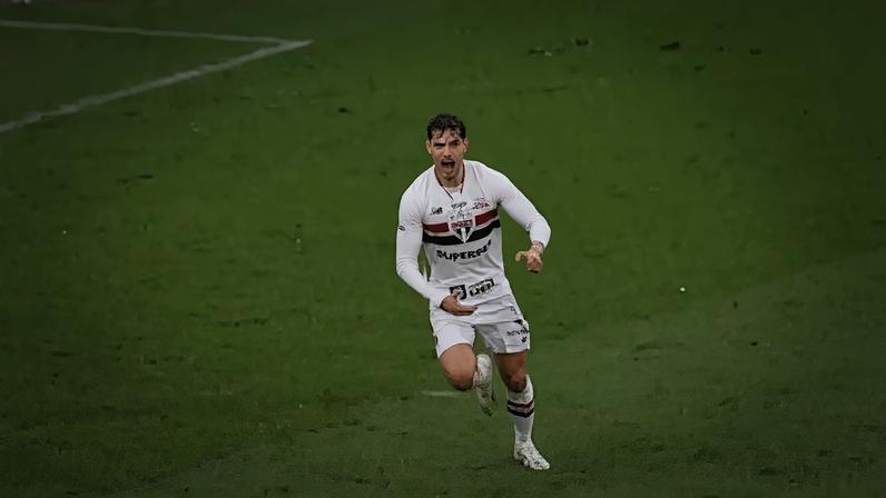 Corinthians x São Paulo tem confusão após gol, Calleri atingido e gesto ‘obsceno’ de Bodadilla; veja.