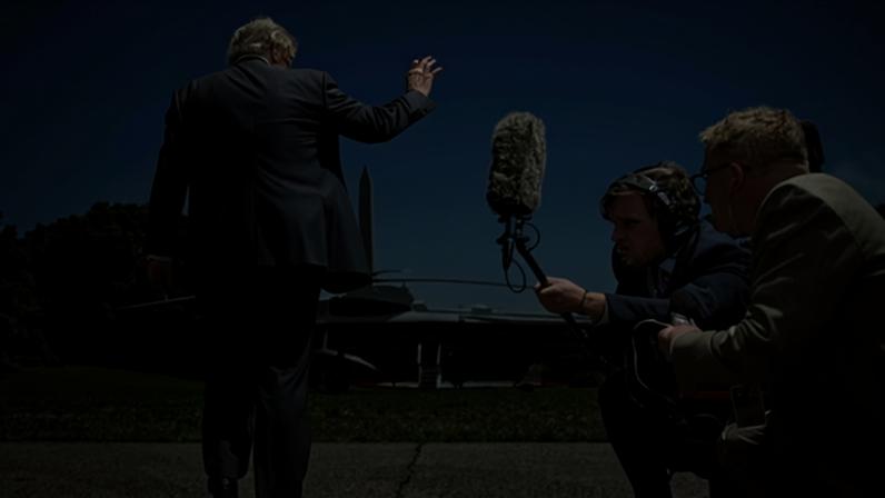 Trump chega à China para cúpula com Xi; Irã domina negociações
