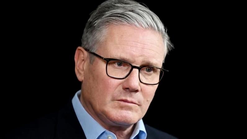 Líder britânico Keir Starmer sob pressão após pesadas derrotas eleitorais