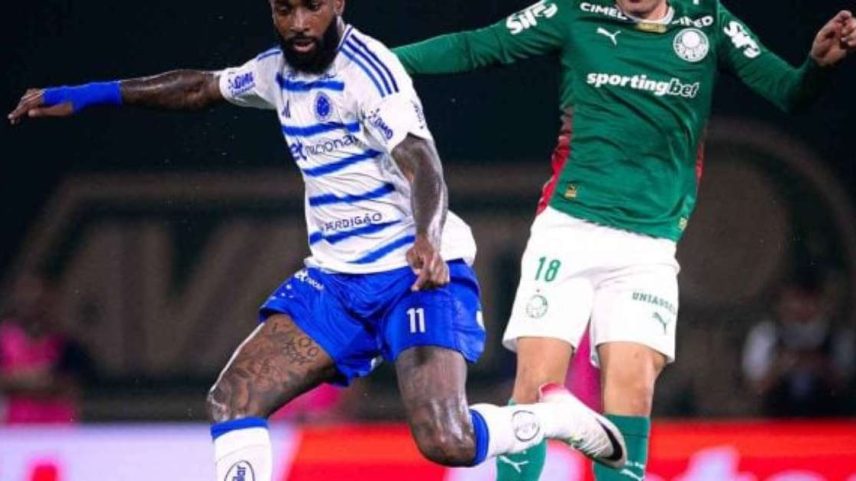 Arroyo celebra seu belo gol para o Cruzeiro diante do Palmeiras, na Arena Barueri. –