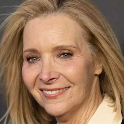 Atores de Friends ainda ganham fortunas 22 anos após o fim, Kudrow revela