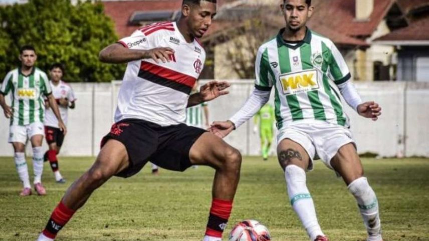Foto: Leonardo Bidese/ECJ - Legenda: Flamengo leva a melhor sobre o Juventude pelo Brasileirão sub-20 / Jogada10