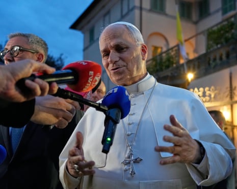 Pope Leo rejeita alegação de apoio a armas nucleares após tirada de Trump