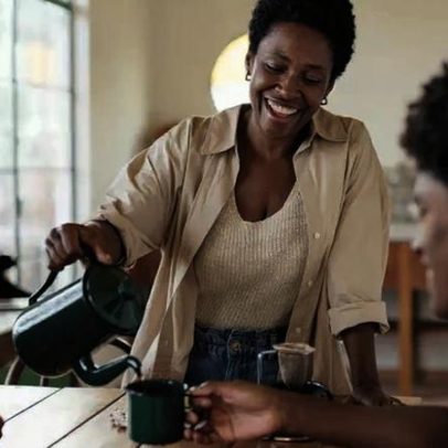 Estudo associa café da manhã tardio a menor expectativa de vida