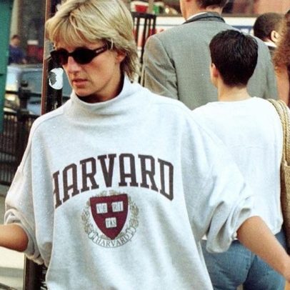 Moletom oversized de Diana nos anos 1990 permanece atual
