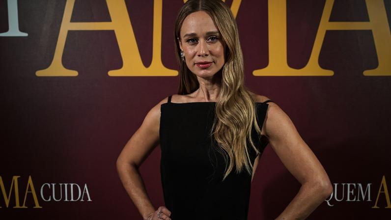 Uma fruta de quintal de vó, rica em vitamina C, é a favorita de Mariana Ximenes na dieta. Aos 45 anos, atriz de 'Quem Ama Cuida' colhe direto do pé.