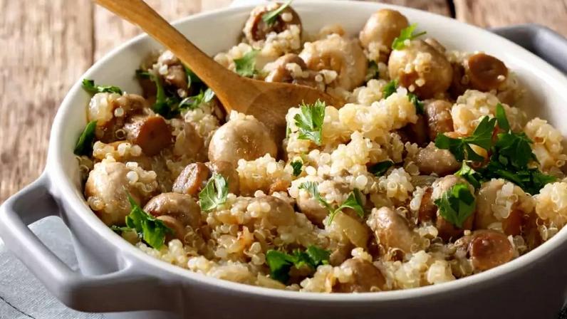 Quinoa com cogumelo