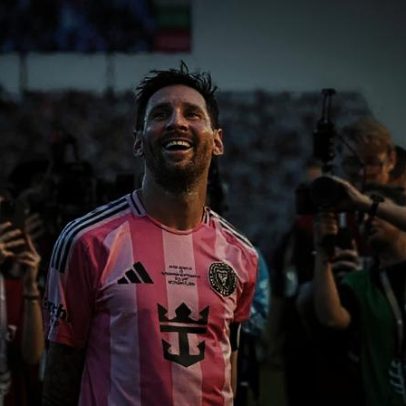 Messi e Ronaldo entram em grupo restrito de bilionários do futebol