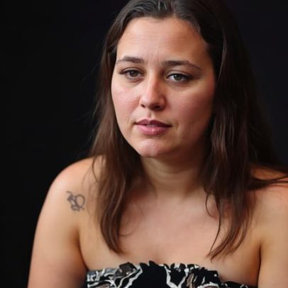 Mulher resgatada após 40 horas no mar recebe alta; colega segue em oração