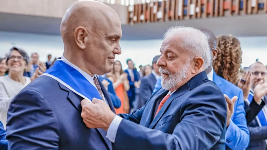 Lula durante a entrega da condecoração da Ordem do Rio Branco ao ministro Alexandre de Moraes, em cerimônia no Palácio do Itamaraty, em 21 de novembro de 2023. (Foto: Ricardo Stuckert/PR)