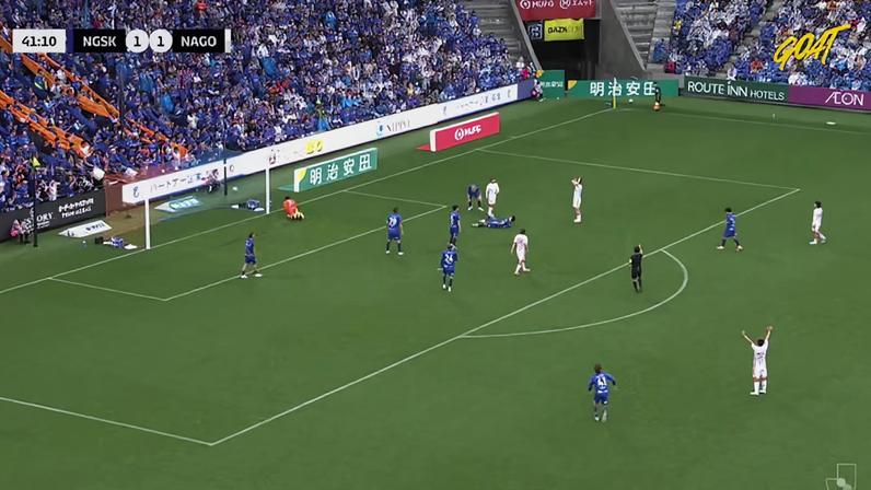 Empate entre V-Varen Nagasaki e Nagoya Grampus 1-1 com destaque para goleiro