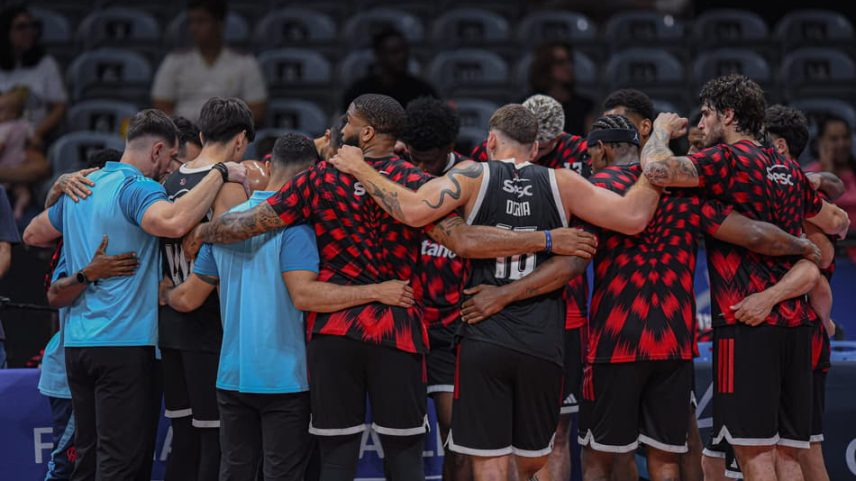 Time do Flamengo em jogo contra o Brasília nos playoffs do NBB 25/26 (Foto: Paula Reis/Flamengo)