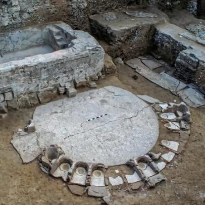 Estátuas gregas e romanas são encontradas em Alexandria