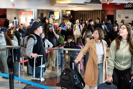Verão difícil nos EUA com combustível caro na temporada de viagens