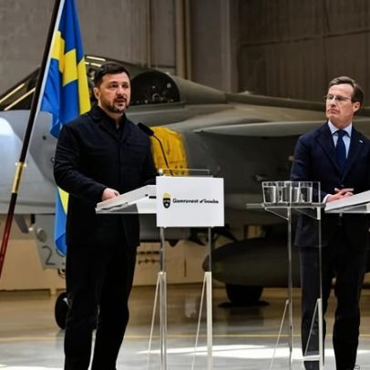 Acordo com jatos Gripen avança após visita de Zelensky à Suécia