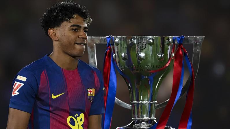 Lamine Yamal próximo da taça de La Liga, conquistada após vitória sobre o Real Madrid