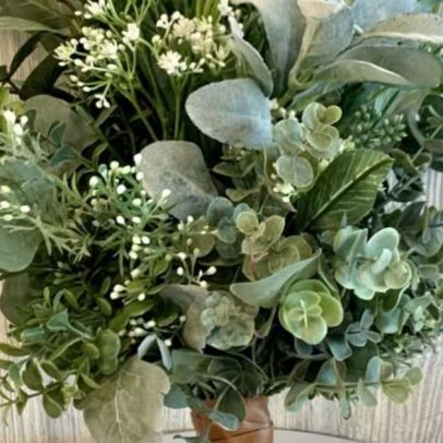 Buquês inusitados ganham estilo sem flores e definem tendências