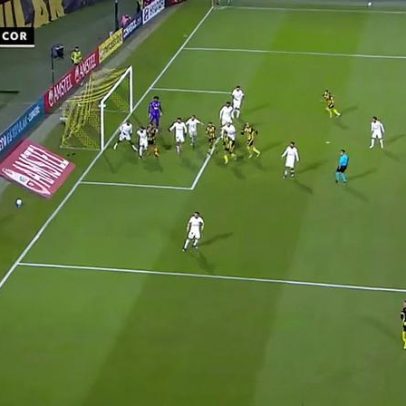 Peñarol e Corinthians ficam em empate 1-1 pela Libertadores