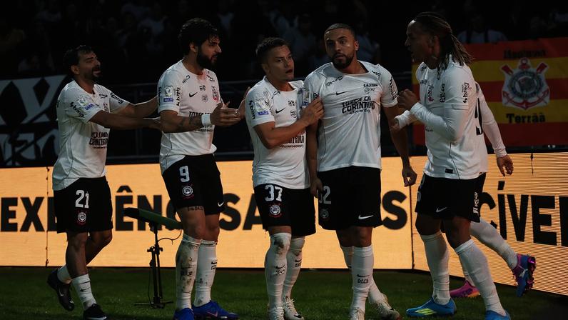 Corinthians vence Atlético-MG no fim do Brasileirão
