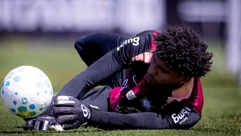 Hugo Souza ficou de fora da lista de Ancelotti para a Copa