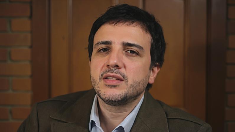 Pré-candidato Renan Santos ataca Jair e Flávio Bolsonaro