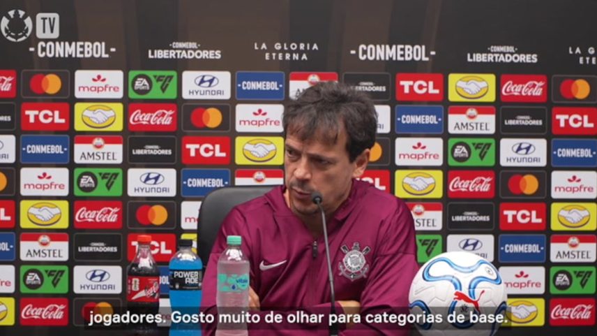 Às vésperas da parada da Copa do Mundo, o treinador do Timão falou sobre a janela de transferência do meio do ano.