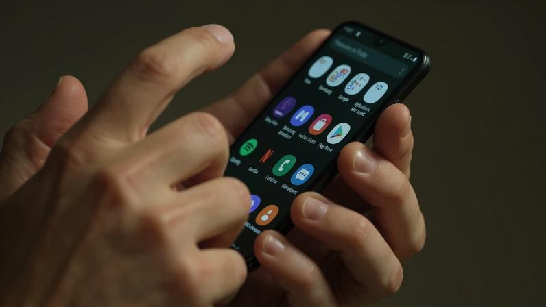Uma em cada cinco celas revistadas em operação surpresa tinha celular oculto