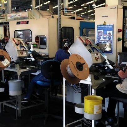 Renda por hora no Brasil é até quatro vezes menor que a de países ricos