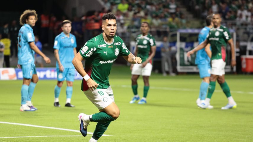 Paulinho faz trabalho interno após reestreia pelo Palmeiras e mira Libertadores