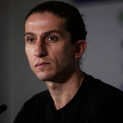 Filipe Luís é favorito para assumir comando de clube alemão
