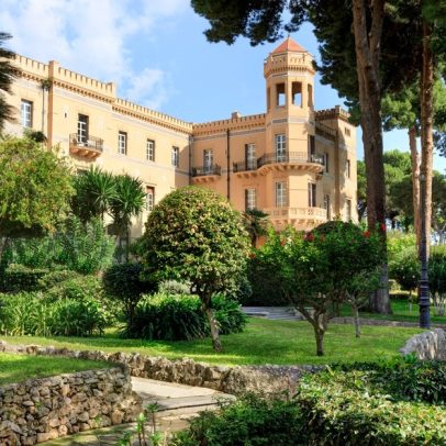Hotel na Sicília é possível local de casamento de Dua Lipa e Callum Turner