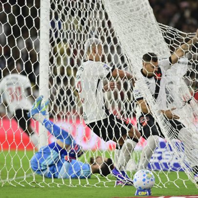 Vasco é recompensado por esforço no clássico que não merecia perder