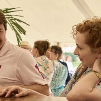 Atriz Katherine Parkinson elogia série por retratar visão das mulheres sobre sexo