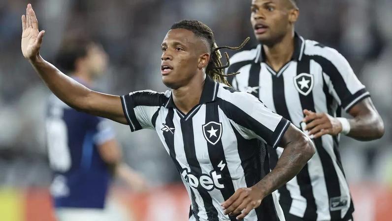 Danilo comemorando o segundo gol do Botafogo