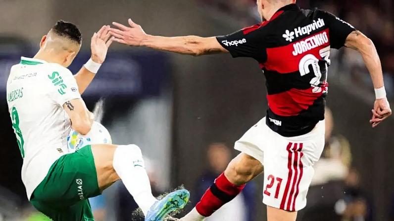 Paquetá também sofreu fratura nesta temporada no Flamengo –